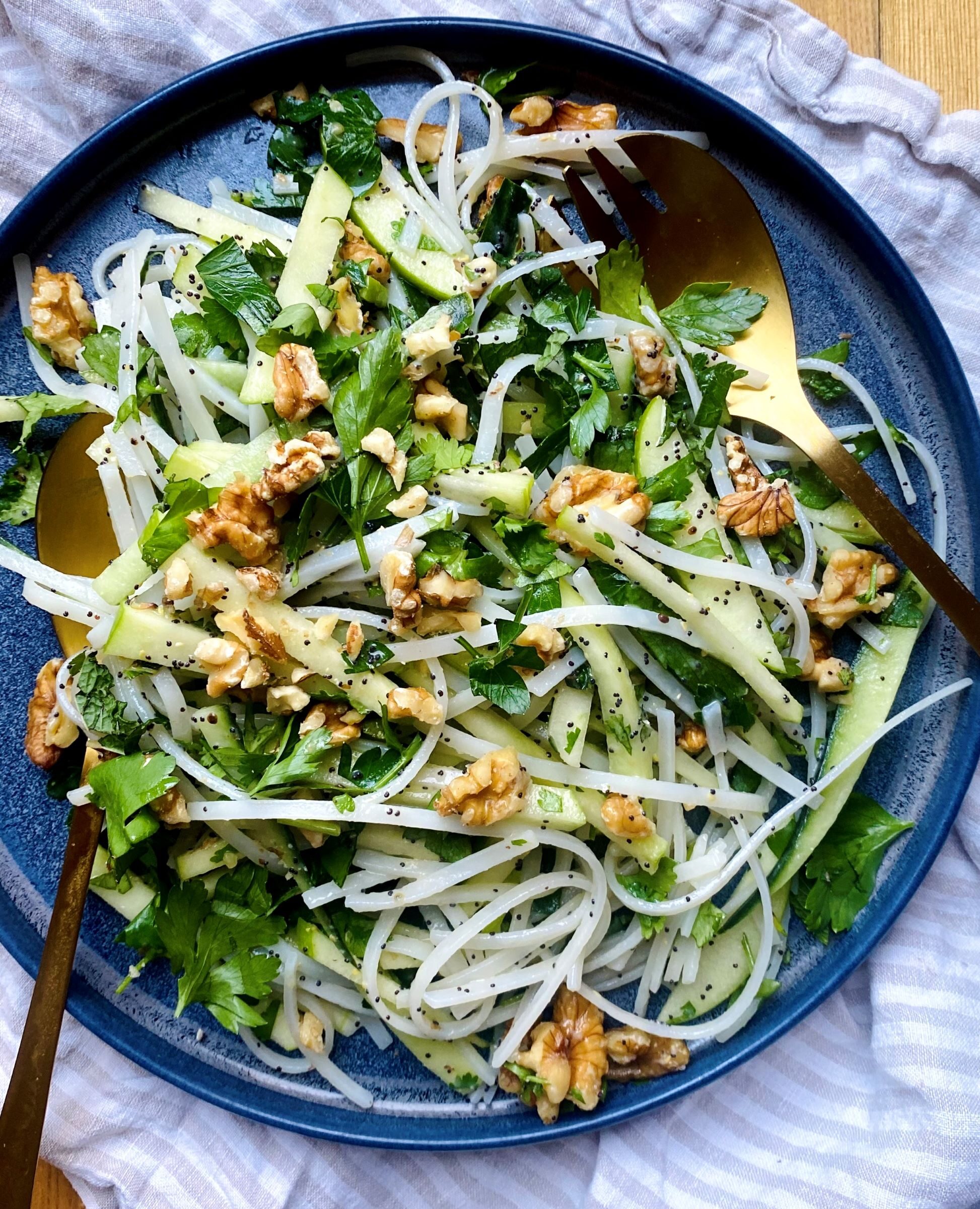 Crunchy Apple Poppyseed Rice Noodle Salad - Washington Apples